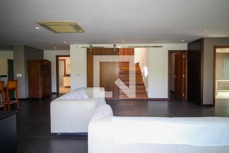 Sala de casa de condomínio à venda com 5 quartos, 496m² em Partenon, Porto Alegre