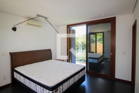 Suíte 1 de casa de condomínio à venda com 5 quartos, 496m² em Partenon, Porto Alegre