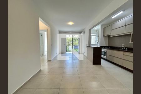 Sala  de apartamento para alugar com 2 quartos, 66m² em Alto Ribeirão Leste, Florianópolis