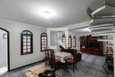 Sala de casa à venda com 4 quartos, 120m² em Jardim Cotinha, São Paulo
