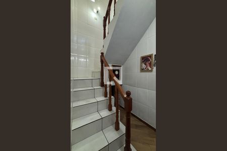 Escada de apartamento à venda com 3 quartos, 125m² em Jardim Las Vegas, Santo André