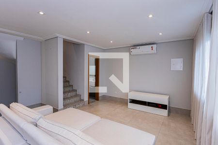 Sala e cozinha de casa à venda com 3 quartos, 200m² em Parque Sao Domingos, São Paulo