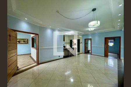 Antesala de casa para alugar com 4 quartos, 188m² em Jardim da Mamae, Guarulhos