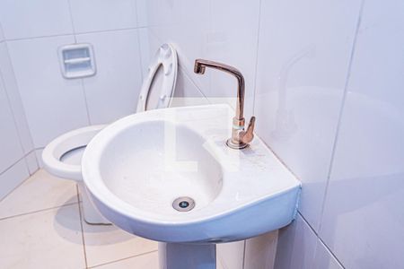 Lavabo de casa para alugar com 2 quartos, 100m² em Jardim Santa Monica, São Paulo