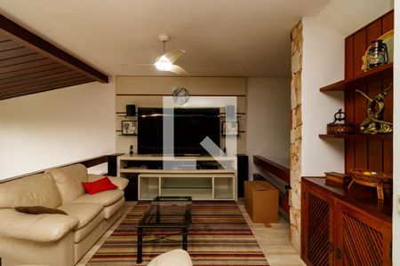 Sala de casa para alugar com 5 quartos, 550m² em Horto Florestal, São Paulo