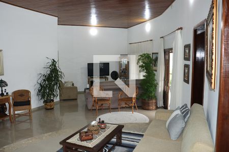 Casa de Condomínio para alugar com 3 quartos, 262m² em Jardim Indaia, Embu das Artes