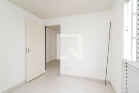Quarto 1 de apartamento para alugar com 2 quartos, 48m² em Conjunto Residencial José Bonifácio, São Paulo