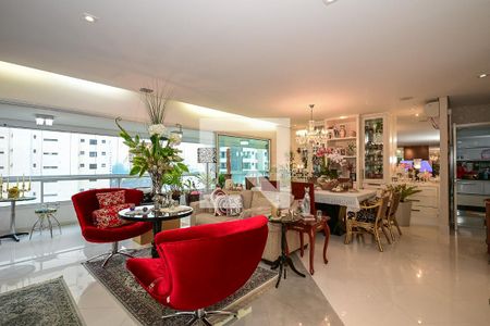 Sala de apartamento para alugar com 3 quartos, 211m² em Vila Andrade, São Paulo