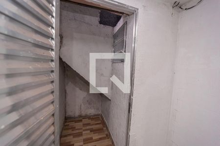 Banheiro e Área de Serviço de casa para alugar com 1 quarto, 80m² em Jardim Santa Maria, São Paulo