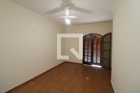 Quarto de casa para alugar com 3 quartos, 180m² em Vila Ivone, São Paulo