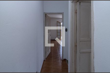 corredor para os cômodos_2 de casa à venda com 2 quartos, 150m² em Vila Moraes, São Paulo