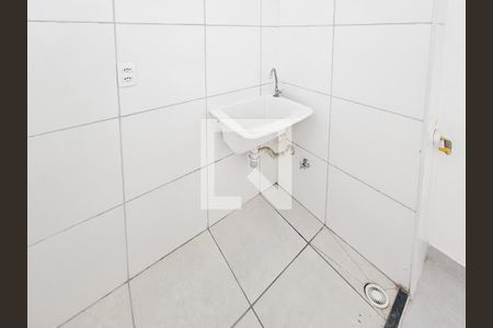 Sala/Cozinha/Area de serviço de apartamento para alugar com 2 quartos, 40m² em Santa Maria, Santo André