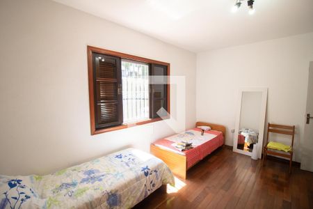 QUARTO 1 de casa à venda com 2 quartos, 175m² em Parque Peruche, São Paulo