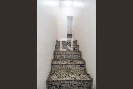 Escada de casa de condomínio para alugar com 3 quartos, 86m² em Vila Nova, Barueri