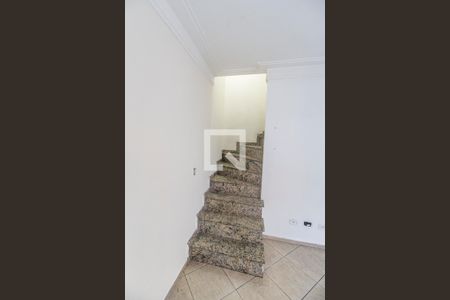 Escada de casa de condomínio para alugar com 3 quartos, 86m² em Vila Nova, Barueri