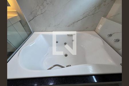 Suíte 1 - Banheiro de casa de condomínio para alugar com 4 quartos, 280m² em Vargem Grande, Rio de Janeiro