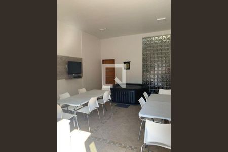 Casa à venda com 3 quartos, 330m² em Vila Irmaos Arnoni, São Paulo