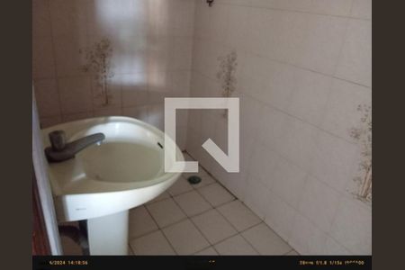 WC de casa à venda com 4 quartos, 156m² em Vila Yolanda, Osasco