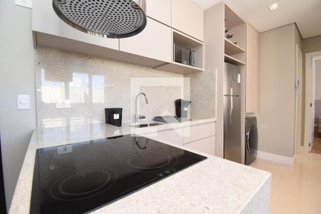 Sala e Cozinha de apartamento para alugar com 1 quarto, 50m² em São Francisco, Curitiba