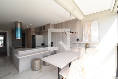 Sala e Cozinha de apartamento para alugar com 1 quarto, 50m² em São Francisco, Curitiba