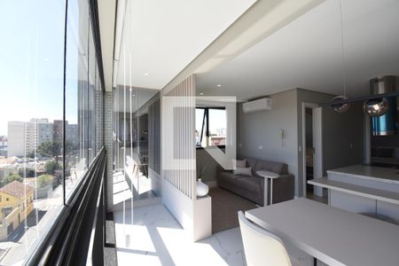 Sala e Cozinha de apartamento para alugar com 1 quarto, 50m² em São Francisco, Curitiba