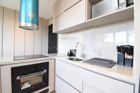 Sala e Cozinha de apartamento para alugar com 1 quarto, 50m² em São Francisco, Curitiba