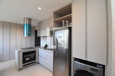 Sala e Cozinha de apartamento para alugar com 1 quarto, 50m² em São Francisco, Curitiba