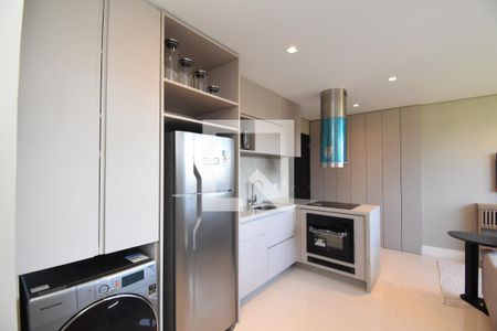 Sala e Cozinha de apartamento para alugar com 1 quarto, 50m² em São Francisco, Curitiba