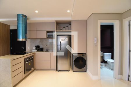 Sala e Cozinha de apartamento para alugar com 1 quarto, 50m² em São Francisco, Curitiba