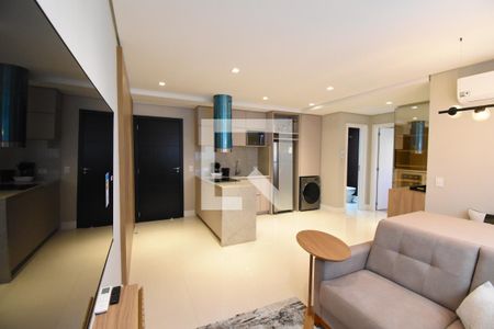 Sala e Cozinha de apartamento para alugar com 1 quarto, 50m² em São Francisco, Curitiba