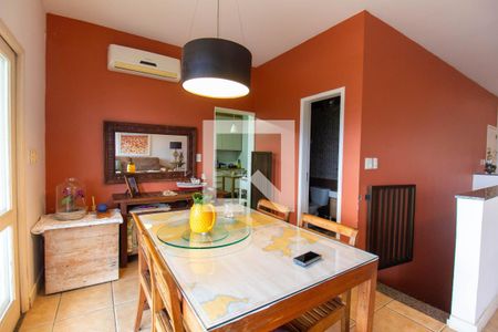 Casa à venda com 3 quartos, 250m² em Camboinhas, Niterói