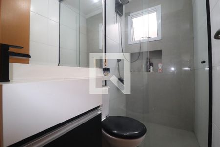 Banheiro Quarto 1 suíte de apartamento para alugar com 2 quartos, 55m² em Vila Santo Alberto, Santo André