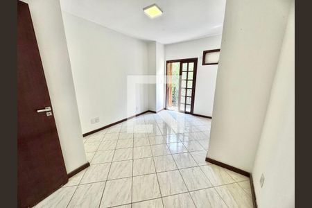 Sala de casa de condomínio à venda com 4 quartos, 120m² em Vargem Grande, Rio de Janeiro