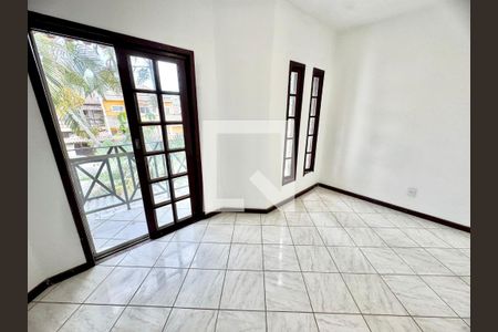 Sala de casa de condomínio à venda com 4 quartos, 120m² em Vargem Grande, Rio de Janeiro