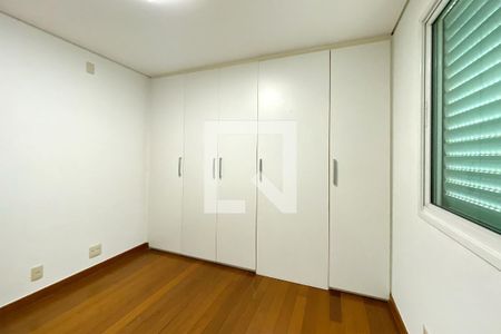 Suite 1 de apartamento para alugar com 2 quartos, 117m² em Lourdes, Belo Horizonte