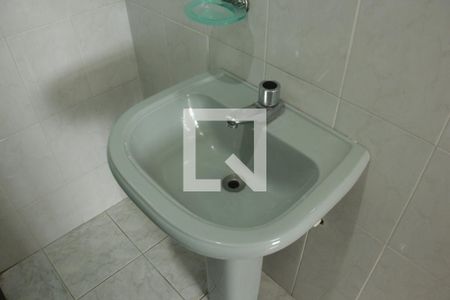 Banheiro de apartamento para alugar com 1 quarto, 34m² em Boqueirão, Santos