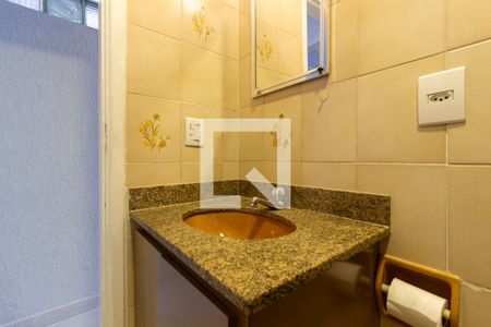 Banheiro de casa de condomínio à venda com 1 quarto, 80m² em Vila Madalena, São Paulo