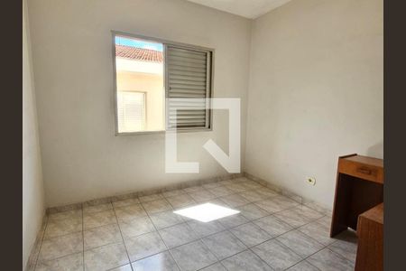 Foto 01 de casa à venda com 5 quartos, 135m² em Jardim Santa Emilia, São Paulo