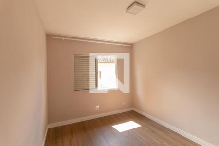 Quarto 1 de apartamento para alugar com 3 quartos, 80m² em Parolin, Curitiba