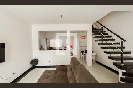Sala de casa à venda com 3 quartos, 140m² em Vila Guilhermina, São Paulo