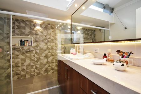 banheiro corredor de casa à venda com 3 quartos, 125m² em Vila Madalena, São Paulo