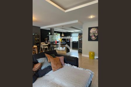 Sala de casa de condomínio à venda com 4 quartos, 273m² em Recreio dos Bandeirantes, Rio de Janeiro