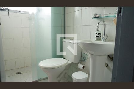 Banheiro de apartamento à venda com 2 quartos, 62m² em Vila Paulista, Guarulhos