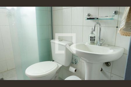 Banheiro de apartamento à venda com 2 quartos, 62m² em Vila Paulista, Guarulhos