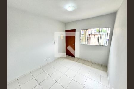 Sala/Cozinha de casa de condomínio para alugar com 1 quarto, 40m² em Parque Peruche, São Paulo
