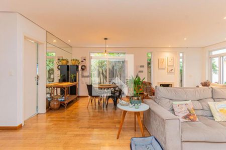 Casa à venda com 4 quartos, 315m² em Santo Amaro, São Paulo