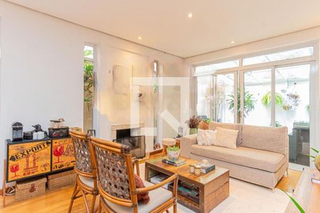 Casa à venda com 4 quartos, 315m² em Santo Amaro, São Paulo