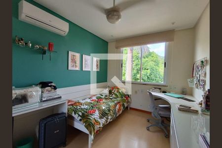 Casa à venda com 3 quartos, 210m² em Piratininga, Niterói