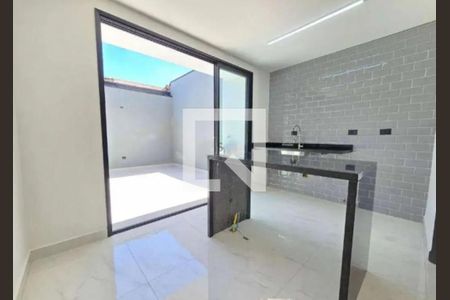 Casa à venda com 3 quartos, 135m² em Vila Carrão, São Paulo