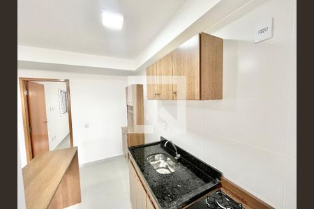 Sala/Cozinha de apartamento para alugar com 1 quarto, 30m² em Vila Mazzei, São Paulo